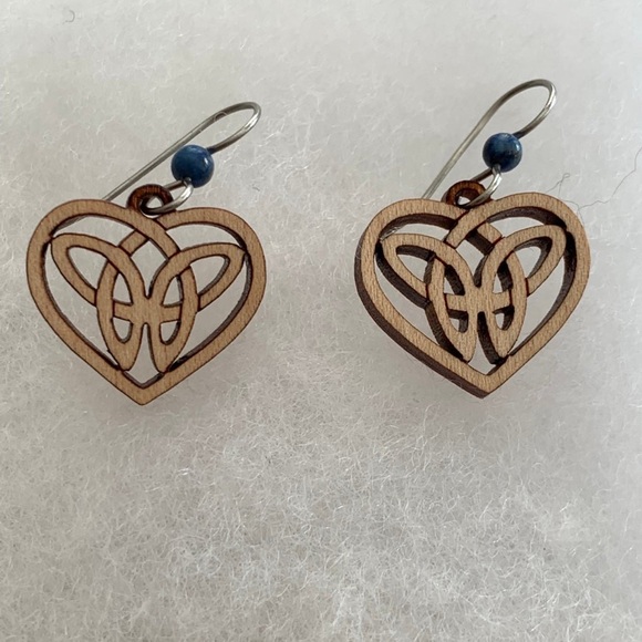 Beautiful handmade wood earrings ,like new - Picture 2 of 4